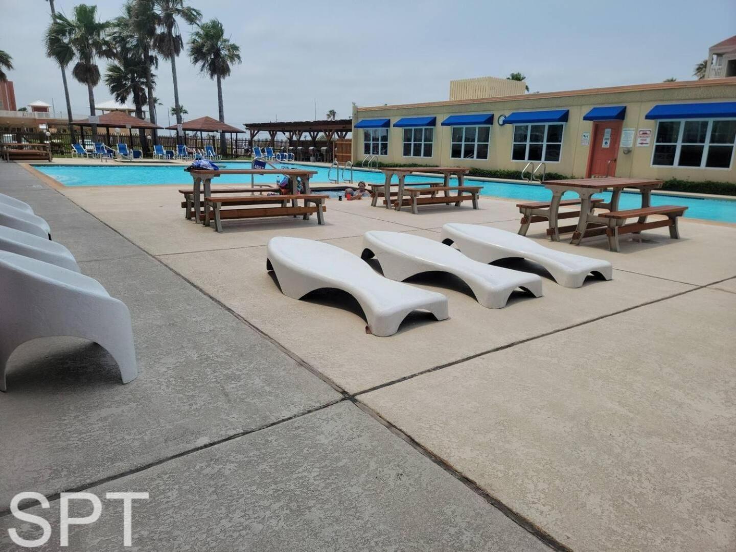 Beach Access Condo With Pool, Hot Tub Area & Bbq - Gulfview I - Unit 213 사우스 파드레 아일랜드 외부 사진